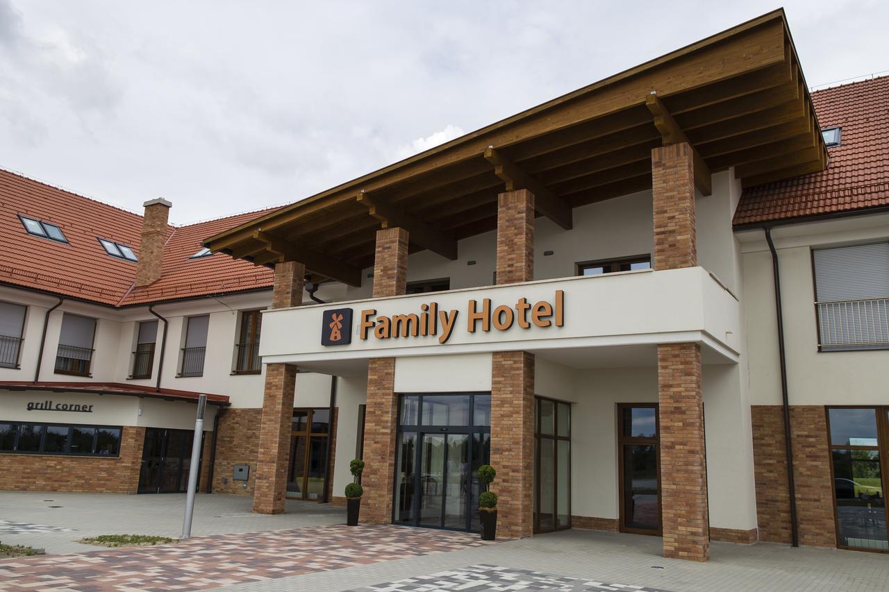 Family-Hotel Balastya Exterior photo